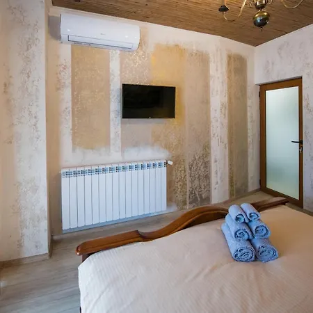 Guest Apartment & Studio Peychin / Апартамент & Студио Пейчин Veliko Tŭrnovo Exterior photo